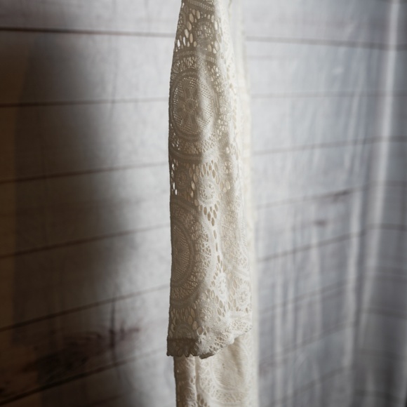 White Lace dress - Picture 3 of 3